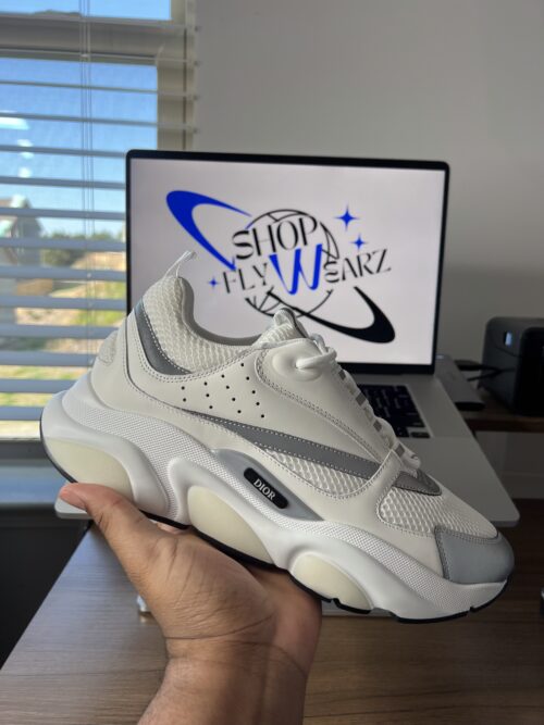 18EC3398-6624-485A-B77D-CEFA012F48F4 DIOR - B22 WHITE & SLIVER