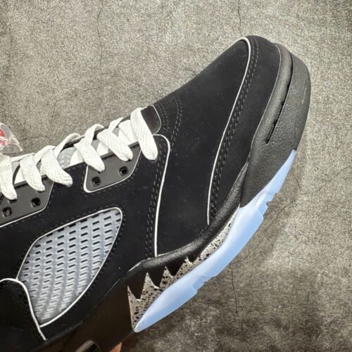 9ae941a2-1746-47bd-8168-7ec5f0931b59 JORDAN 5 RETRO - BLACK