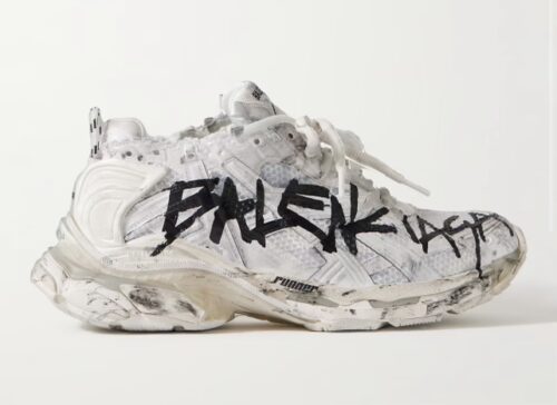 F6C2F8F9-CDA5-42CB-9F0A-1124D602E3FF BB RUNNERS - ALL WHITE GARFFITI