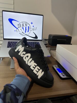 MCQUEEN - GRAFFIT BLACK