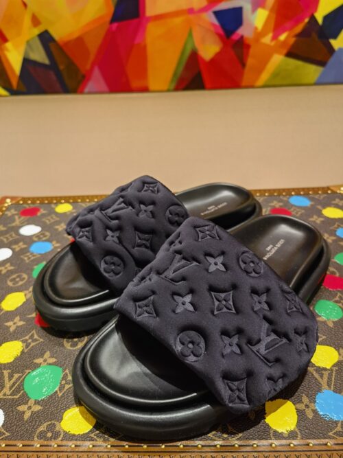 IMG_4451 LV SLIDES