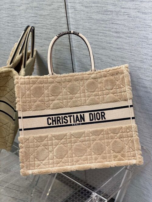 1702b362-263d-4f6e-8109-9123f5d28fd8 BROWN DIOR PURSE SET