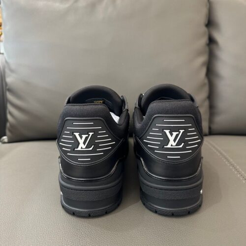 9542340f-9621-402f-b9ec-2ae90842ca03 LV TRAINER - BLACK