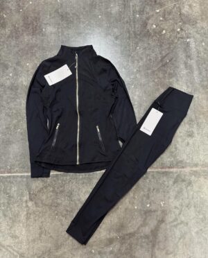 Screenshot LULULEMON - BLACK SET