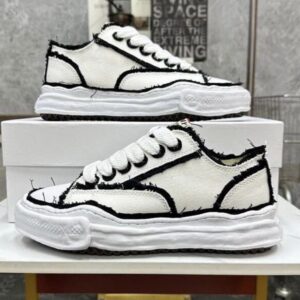 MAISON MIHARA - WHITE