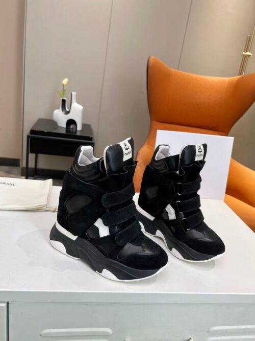 a7038cc3-b409-4a3a-bee3-f55c473559bc 2 ISABEL MARANT - BLACK & WHITE